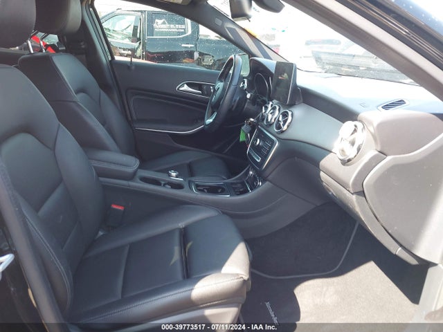 WDCTG4EB7JJ459610 Mercedes-Benz GLA 250