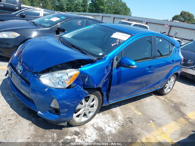 Toyota Prius C Four 2014 JTDKDTB3XE1073674 Image 2