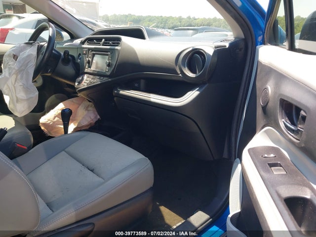 Toyota Prius C Four 2014 JTDKDTB3XE1073674 Image 5