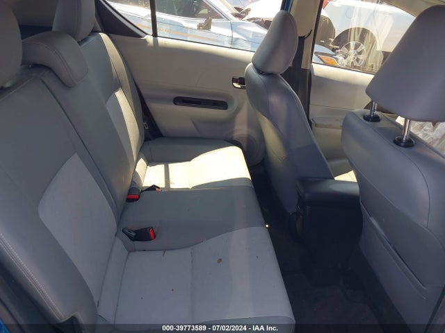 Toyota Prius C Four 2014 JTDKDTB3XE1073674 Image 8