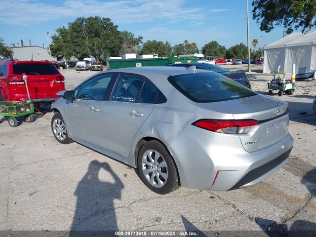Toyota COROLLA LE 2022 5YFEPMAE5NP329809 Image 3