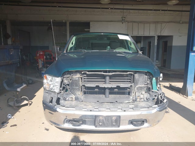 1C6RR7FG1KS645300 RAM 1500 Classic Tradesman Quad Cab 4x4 6'4 Box