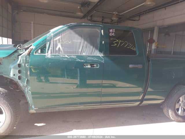 1C6RR7FG1KS645300 RAM 1500 Classic Tradesman Quad Cab 4x4 6'4 Box