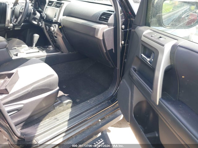 Toyota 4RUNNER SR5 2021 JTEMU5JR5M5849044 Image 5