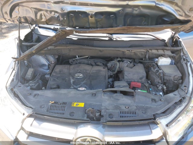 Toyota Highlander Xle 2019 5TDJZRFH4KS984779 Image 10