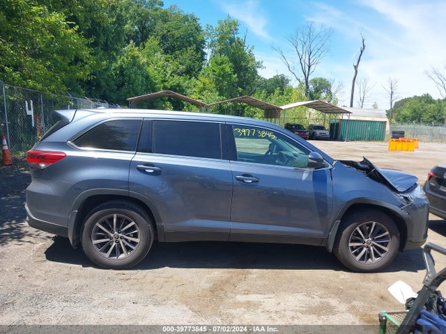 Toyota Highlander Xle 2019 5TDJZRFH4KS984779 Image 13
