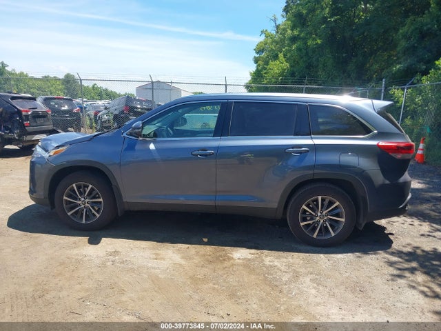 Toyota Highlander Xle 2019 5TDJZRFH4KS984779 Image 14