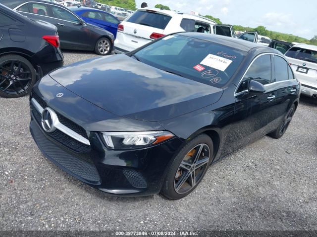 WDD3G4FB5KW005709 Mercedes-Benz A 220 4matic