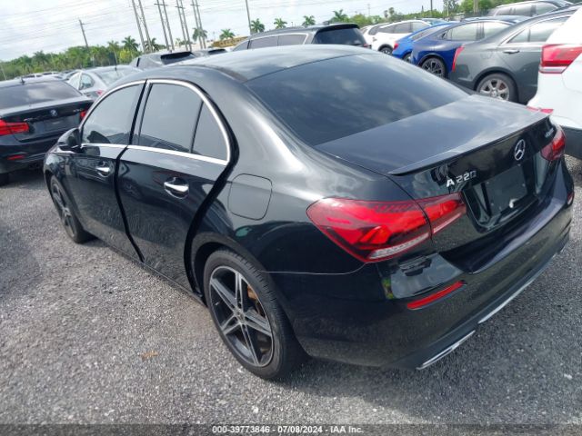 WDD3G4FB5KW005709 Mercedes-Benz A 220 4matic