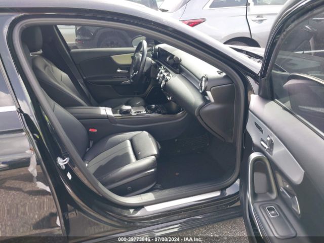 WDD3G4FB5KW005709 Mercedes-Benz A 220 4matic