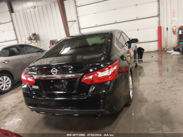 1N4AL3APXHN343945 Nissan Altima 2.5 S