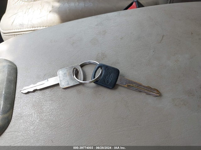 39774003 :رقم المزاد ، 1FTNX20S84EA23436 vin ، 2004 Ford F-250 Lariat/xl/xlt مزاد بيع