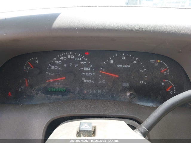 39774003 :رقم المزاد ، 1FTNX20S84EA23436 vin ، 2004 Ford F-250 Lariat/xl/xlt مزاد بيع