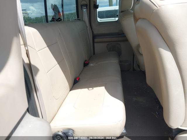 39774003 :رقم المزاد ، 1FTNX20S84EA23436 vin ، 2004 Ford F-250 Lariat/xl/xlt مزاد بيع