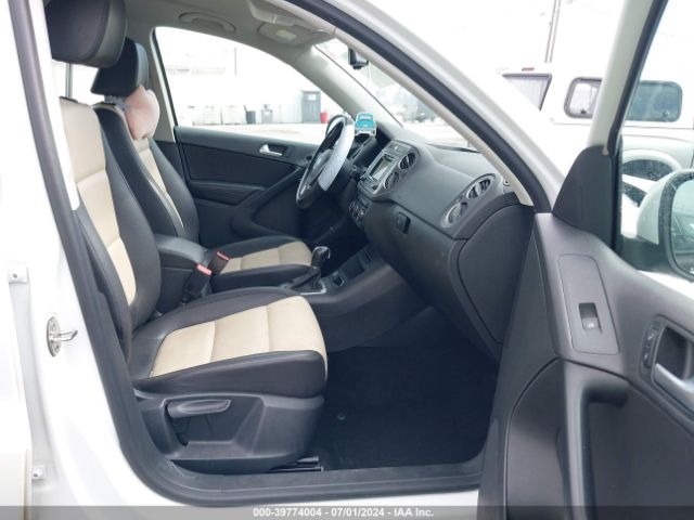 WVGAV7AX6GW525917 Volkswagen TIGUAN S