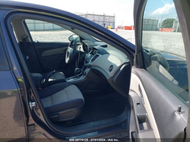 1G1PA5SG4E7140370 Chevrolet Cruze Ls Auto