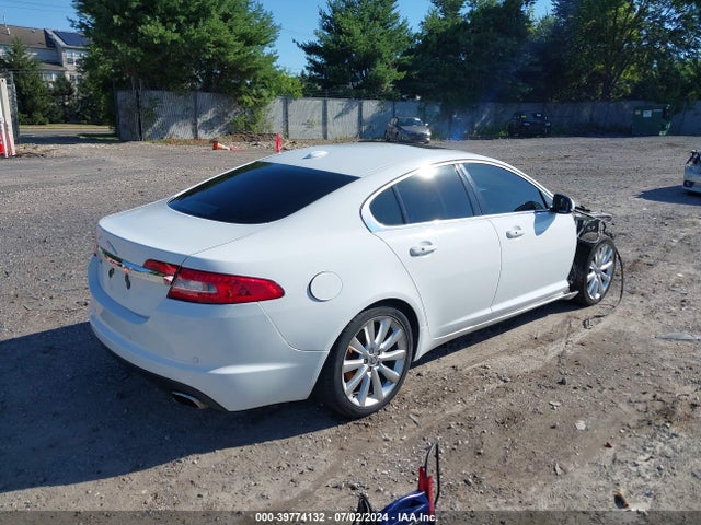 2011 JAGUAR XF SAJWA0GB9BLS20335 Photo 3