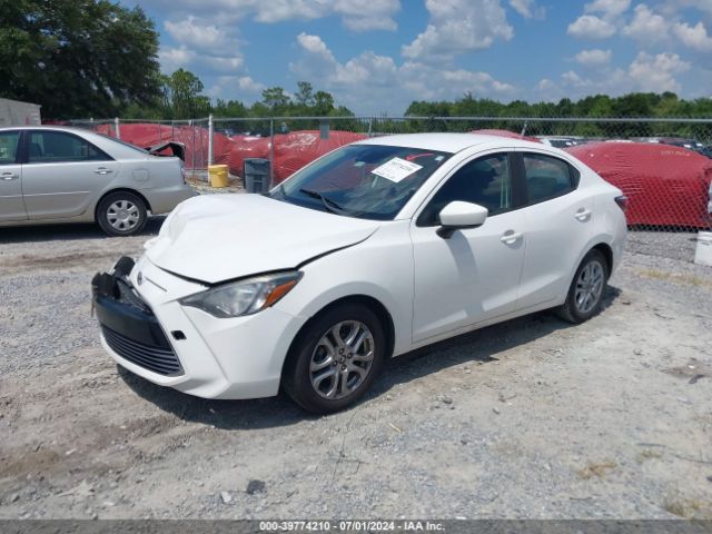 3MYDLBYV6JY332845 Toyota YARIS IA