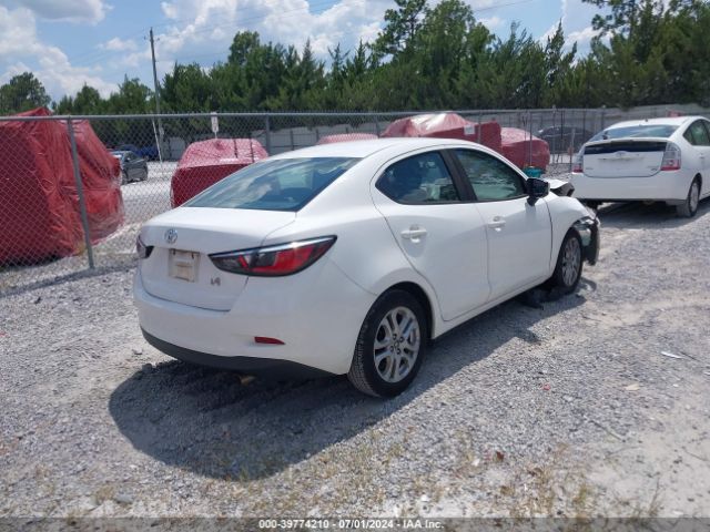 3MYDLBYV6JY332845 Toyota YARIS IA
