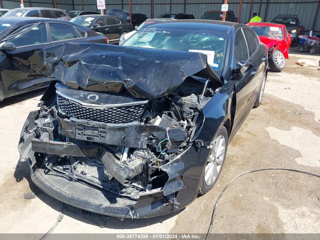 KIA OPTIMA EX 2018 5XXGU4L34JG195553 Image 2
