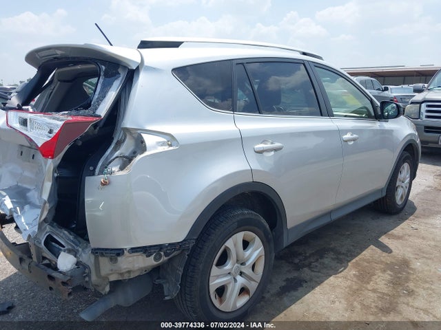 Toyota RAV4 LE 2015 JTMBFREV4FJ035885 Image 4