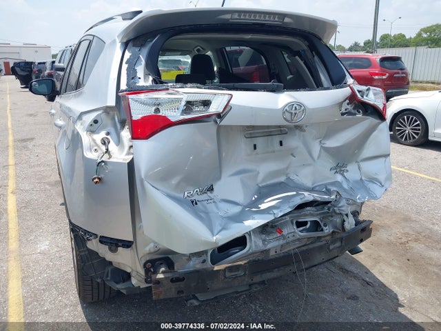 Toyota RAV4 LE 2015 JTMBFREV4FJ035885 Image 6