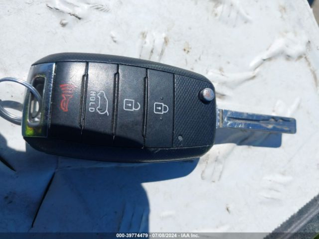 5XYKTDA63FG582687 KIA SORENTO LX
