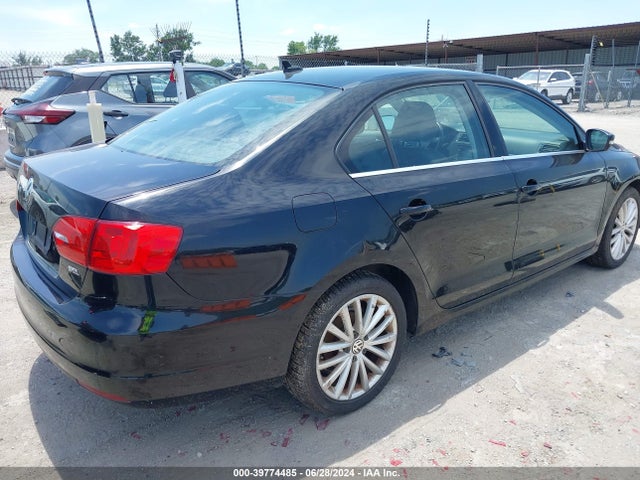 3VWL17AJ4EM256721 Volkswagen Jetta 1.8t Sel