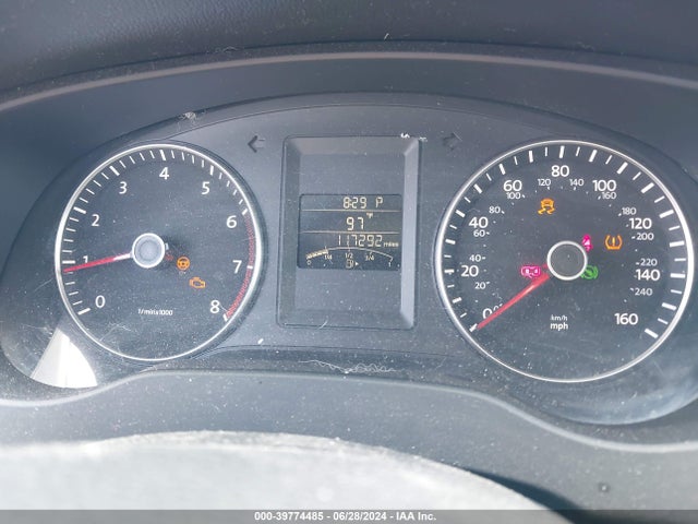 3VWL17AJ4EM256721 Volkswagen Jetta 1.8t Sel