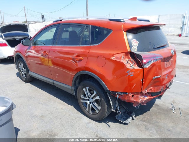 Toyota RAV4 LE 2016 JTMZFREV3GJ075102 Image 3