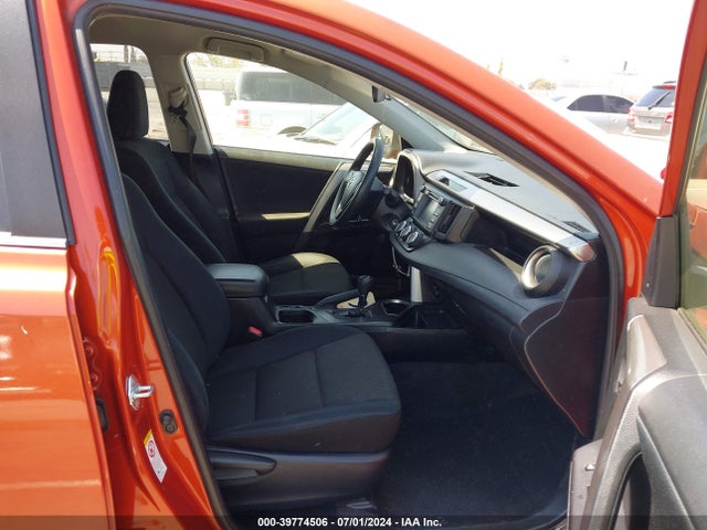 Toyota RAV4 LE 2016 JTMZFREV3GJ075102 Image 5