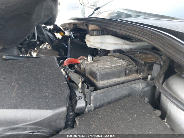 Ford FOCUS SE 2018 1FADP3FE2JL330066 Image 10