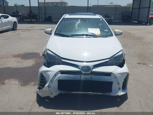 Toyota COROLLA SE 2018 5YFBURHEXJP766990 Image 13