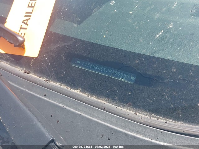 Toyota COROLLA SE 2018 5YFBURHEXJP766990 Image 18