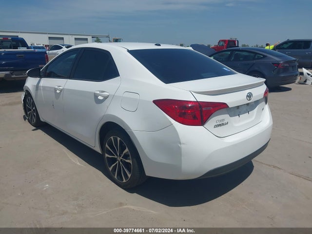 Toyota COROLLA SE 2018 5YFBURHEXJP766990 Image 3
