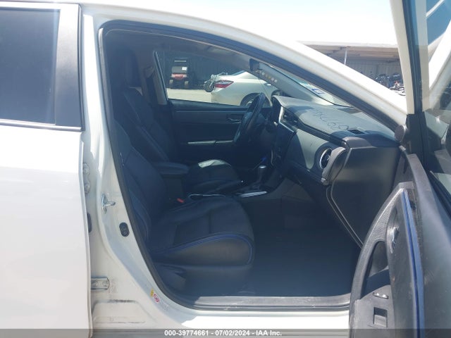 Toyota COROLLA SE 2018 5YFBURHEXJP766990 Image 5