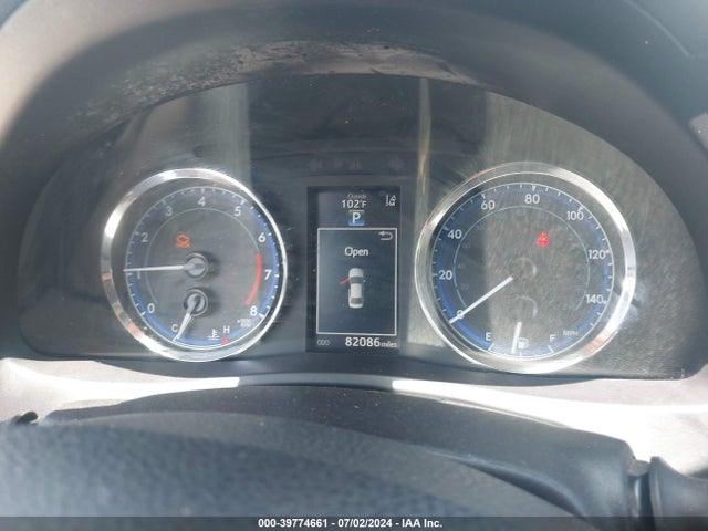 Toyota COROLLA SE 2018 5YFBURHEXJP766990 Image 7