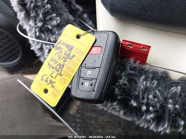Toyota Prius Three 2017 JTDKARFU3H3542904 Image 11