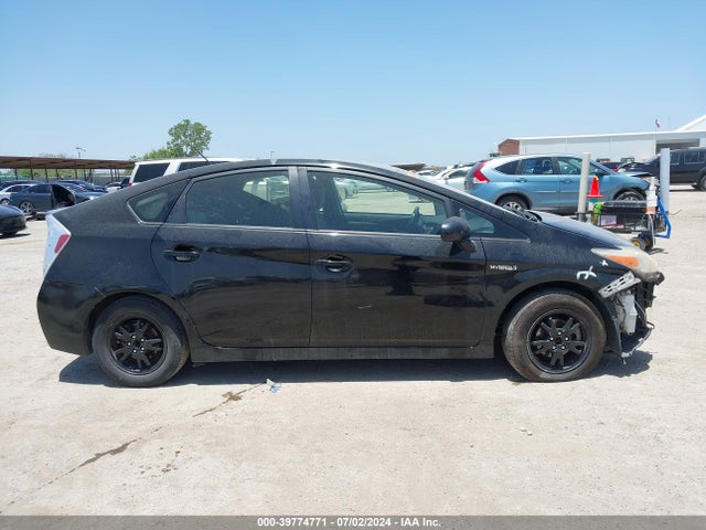 Toyota Prius Two 2015 JTDKN3DU9F0416355 Image 13