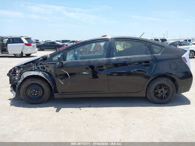Toyota Prius Two 2015 JTDKN3DU9F0416355 Image 14