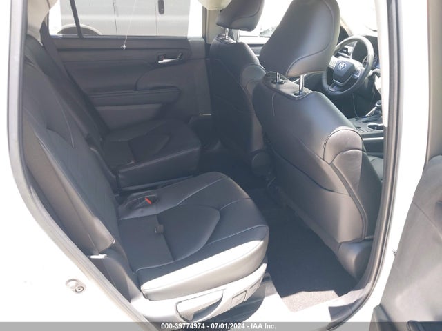 Toyota Highlander Xle 2024 5TDKDRAHXRS539855 Image 8