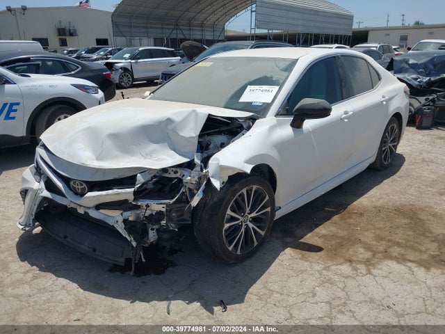Toyota CAMRY SE 2020 4T1G11AK3LU338633 Image 2