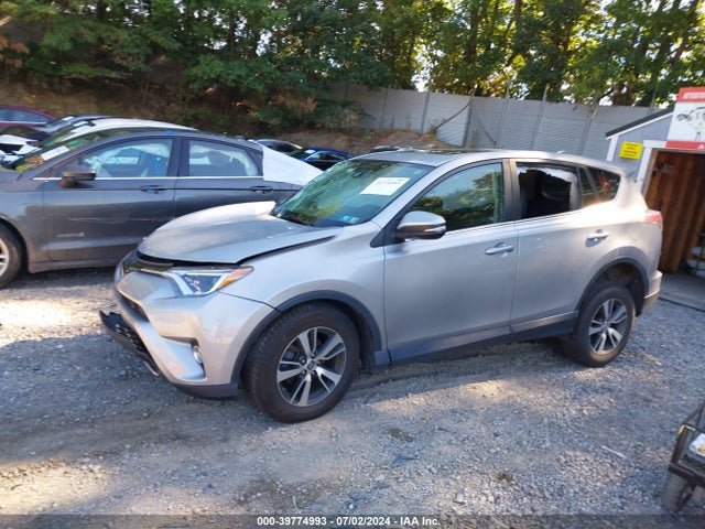 Toyota Rav4 Xle 2018 2T3RFREV1JW811933 Image 2