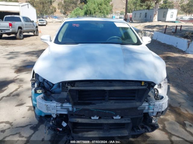 3FA6P0RU4JR155833 Ford Fusion Hybrid Titanium