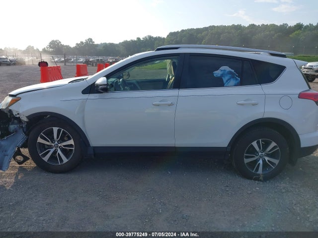 Toyota Rav4 Xle 2016 JTMRFREVXGJ077400 Image 14