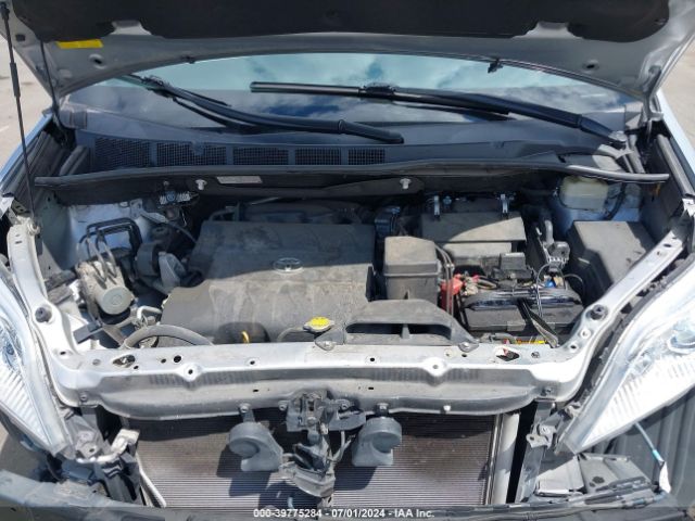 5TDYK3DC2GS762580 Toyota Sienna Xle Premium 8 Passenger