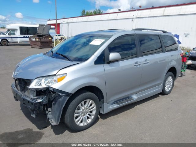 5TDYK3DC2GS762580 Toyota Sienna Xle Premium 8 Passenger