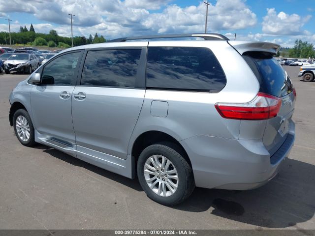 5TDYK3DC2GS762580 Toyota Sienna Xle Premium 8 Passenger