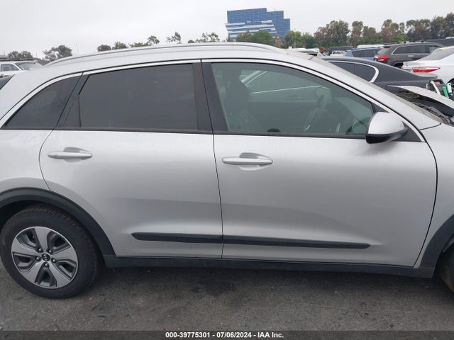 KNDCB3LCXL5360740 KIA NIRO LX