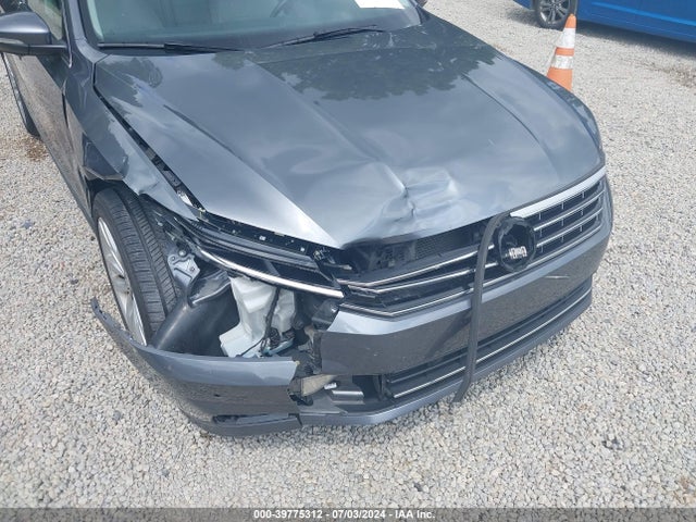 1VWGT7A33HC053578 Volkswagen Passat 1.8t Se
